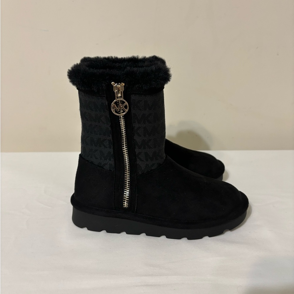 Michael Kors Girls Faux Fur Saudi Black Boots . Size 13